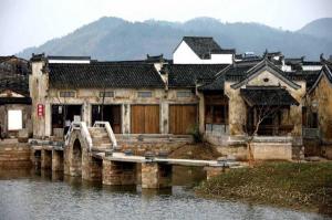 Hongcun Village Glimpse